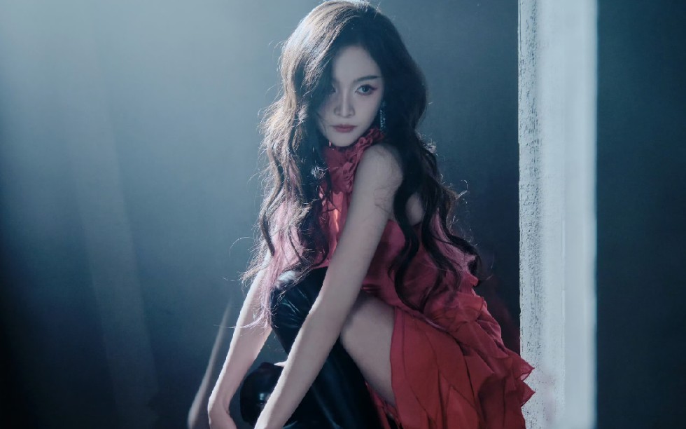 吴宣仪2024演唱会生日场,《月牙湾》舞台