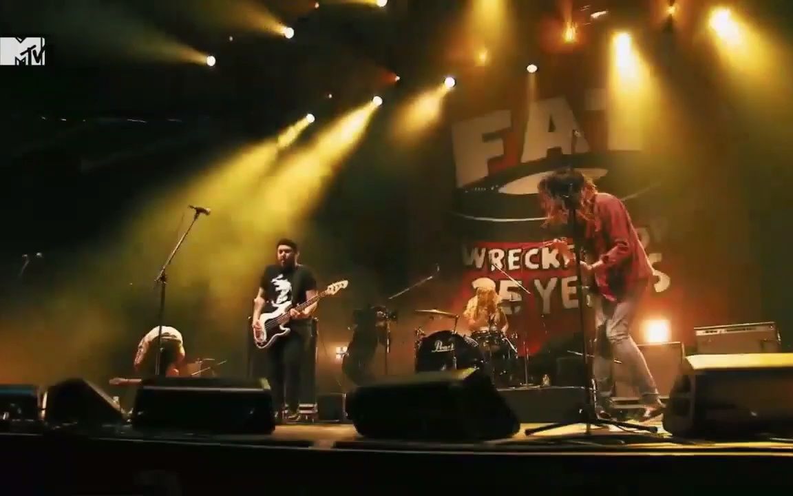 [图]【LIVE】#NMNV今日送上：Fat Wrecked 唱片25周年MTV现场正常演出