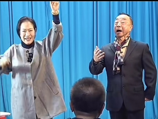 海燕下基层!笑点太多!李海燕老师搭档票友大爷合作《武家坡》!