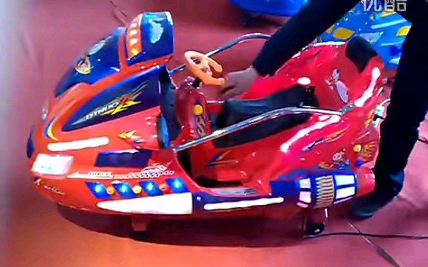 2013新款飞艇摇摇车