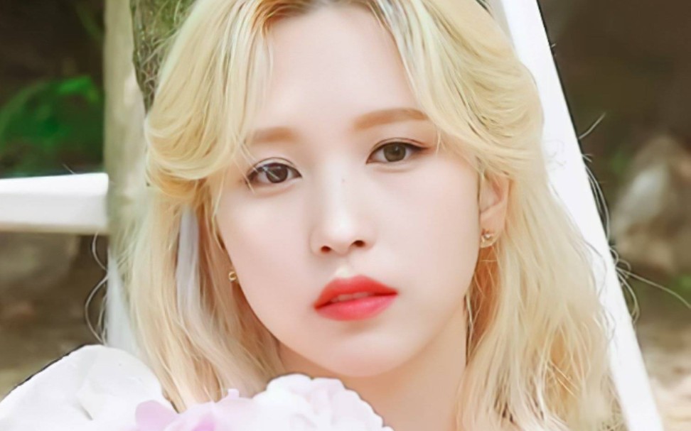 【名井南】twice官方账号更新视频《yes,i am mina》金发mina太美了吧