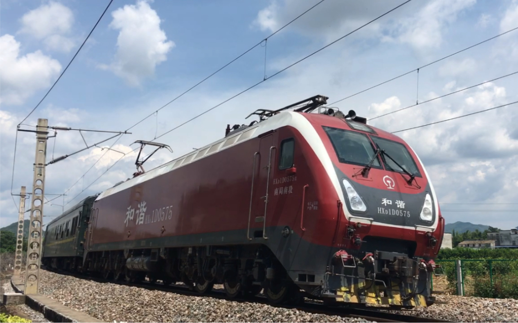 初探黎塘——客车k2385次黎塘青平铁路道口通过