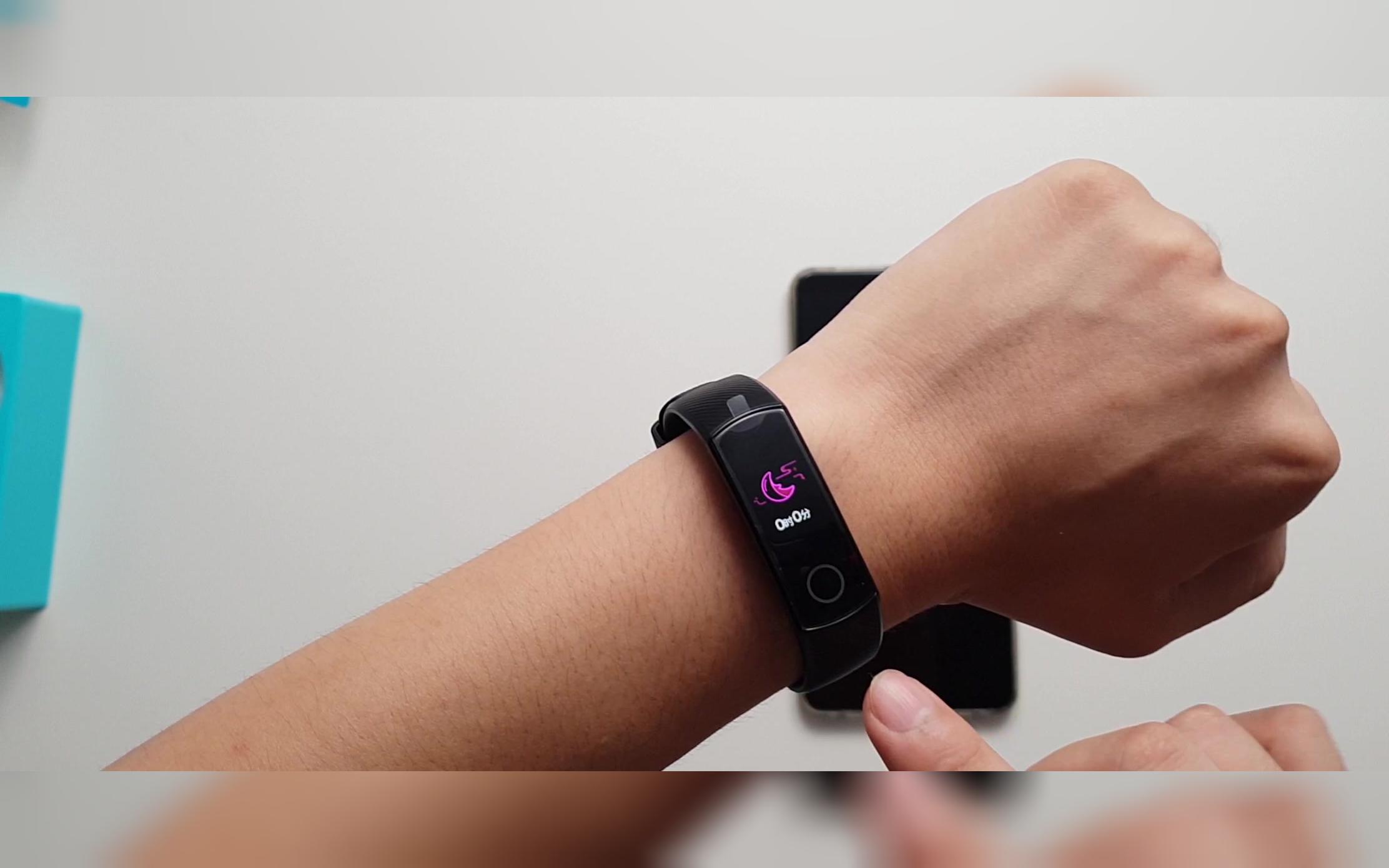 华为手环4能刷公交卡吗( 华为手环4nfc怎么用公交卡 )