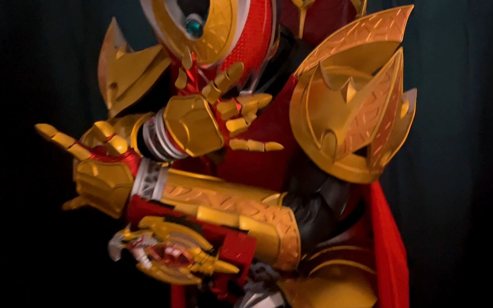 【假面骑士kiva魔皇】一比一还原假面骑士kiva魔皇形态美貌