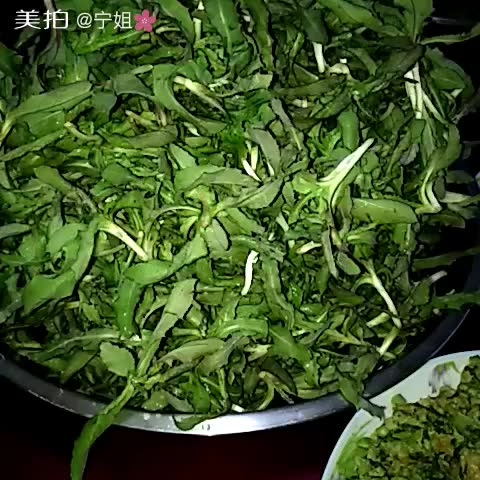 家常菜##吃秀#曲麻菜,香椿炒鸡蛋,小葱拌豆腐,小米粥,春天的味道开饭