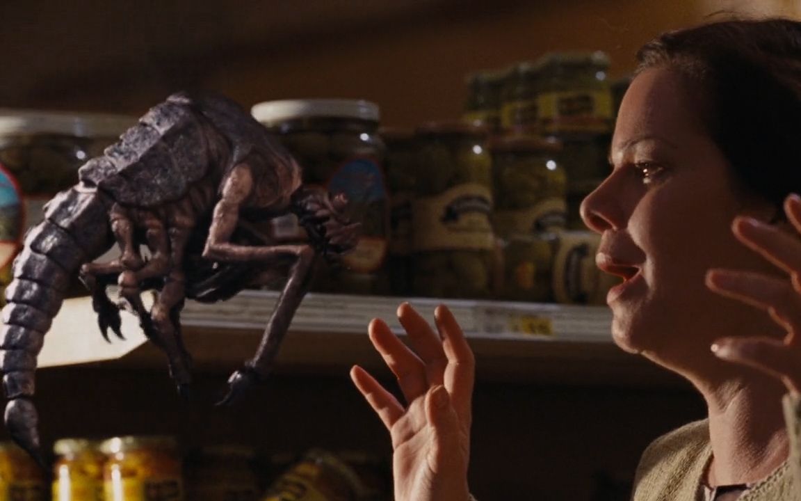 高分电影《迷雾》,巨型蚊子围攻,众人被困超市,结局令人绝望