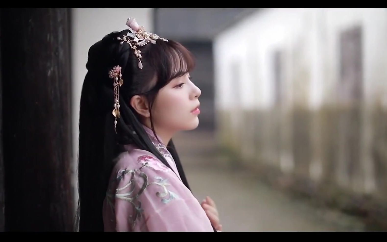 古风音乐 | 任然 - 山外小楼夜听雨『一开口就跪了,满满的中国风』