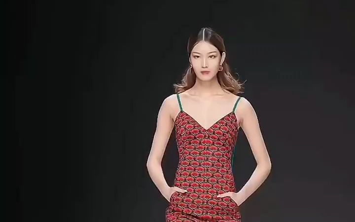 2021原创设计时装周模特李天舒