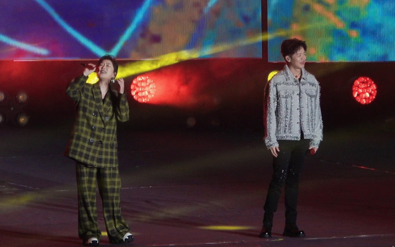 12凤凰传奇《奢香夫人·自由飞翔·最炫民族风》杨魏玲花 曾毅