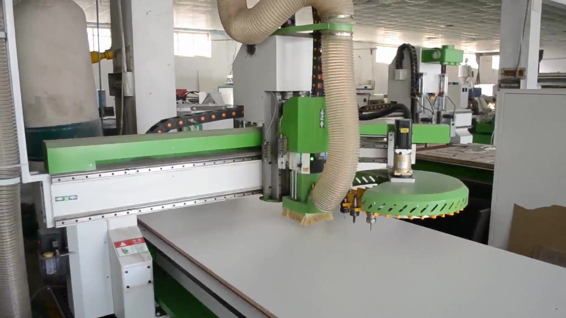 18把自动换刀家具开料机 数控木工加工中心 柜体柜门加工生产线159