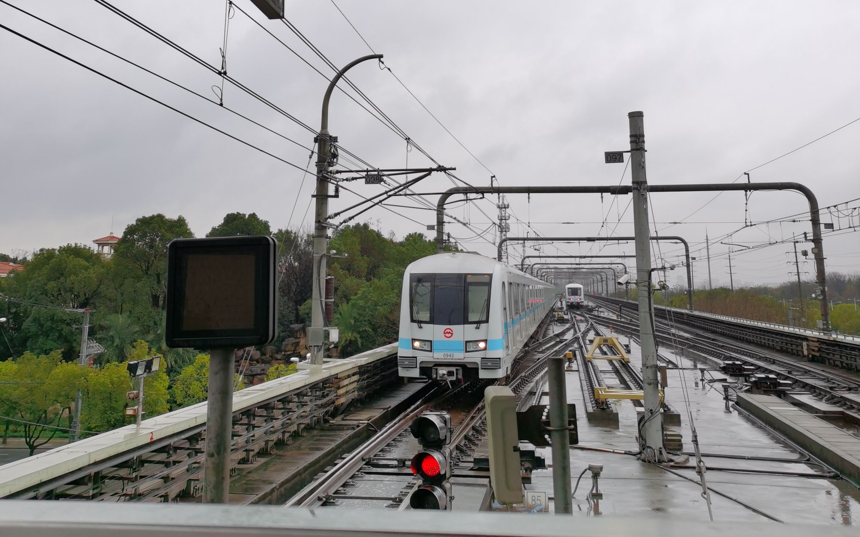 上海地铁9号线 坂田0933 曹路方向 佘山进站_哔哩哔哩 (゜-゜)つロ