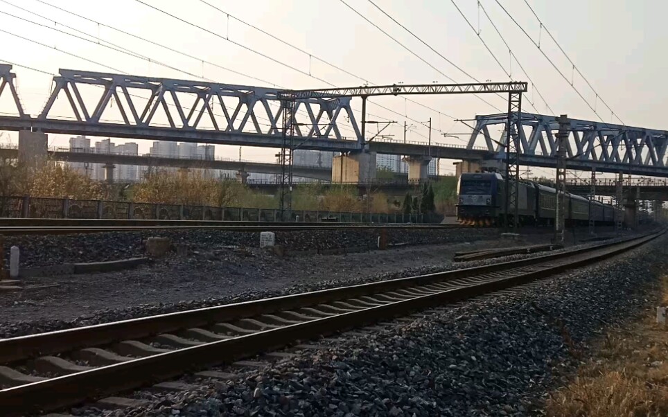 【南信号随拍】京局邯段hxd3c牵引k1527通过南信号.