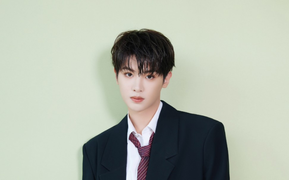 【黄明昊】 个人单曲 首秀舞台