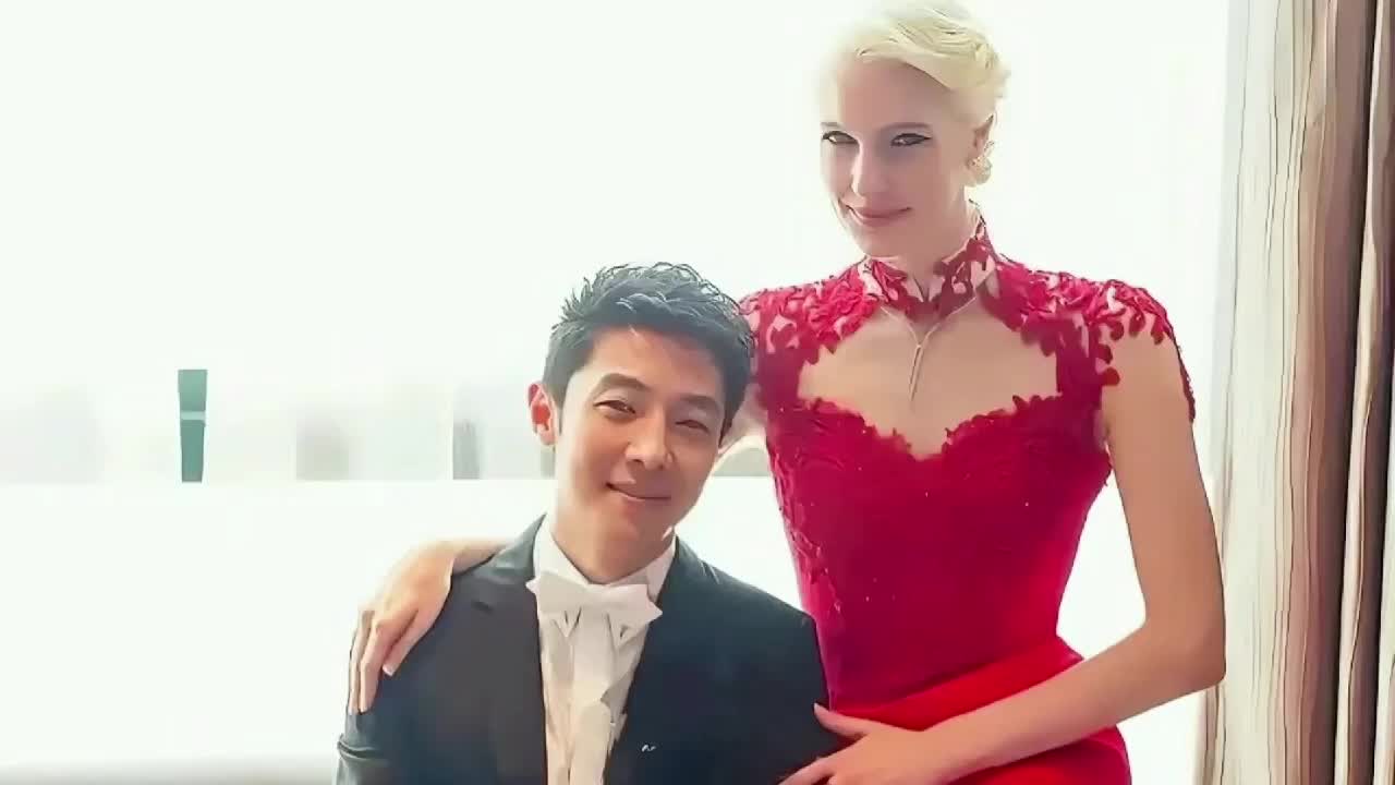 撒贝宁老婆李白胸多大图片