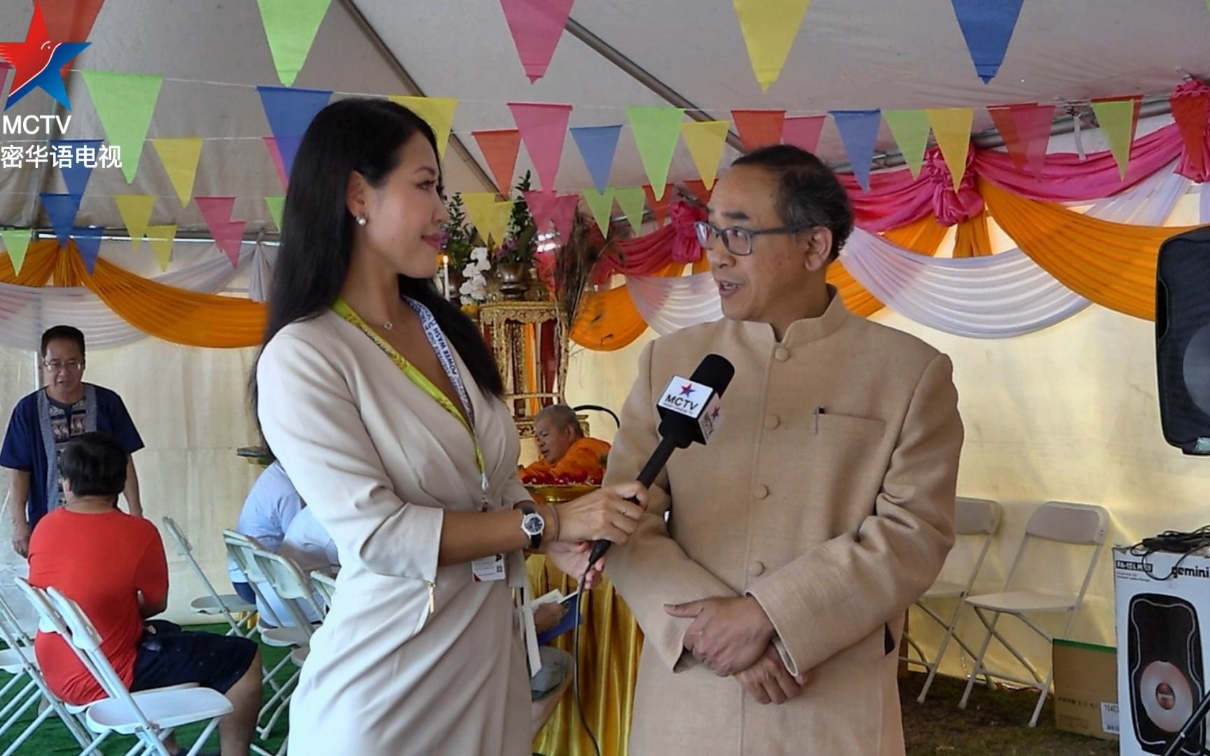 泰国大使tanee sangrat在第32届亚裔文化节接受本台记者吴美廷的访问