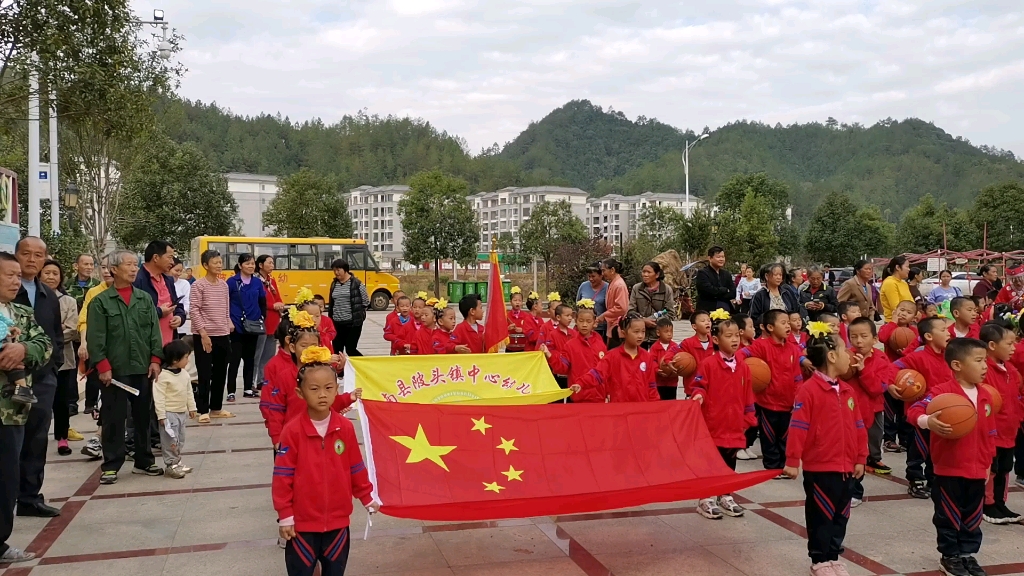 [图]陂头镇中心幼儿园亲子运动会1