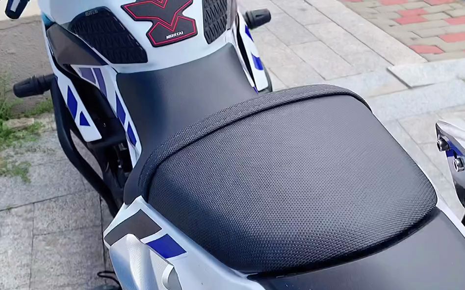 【沉浸式骑车】＂摩托车改装 ＂铃木GSX250R 车把上都能装什么?哔哩哔哩bilibili