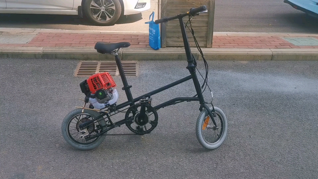 割草机改装助力自行车,上下班的快乐玩具