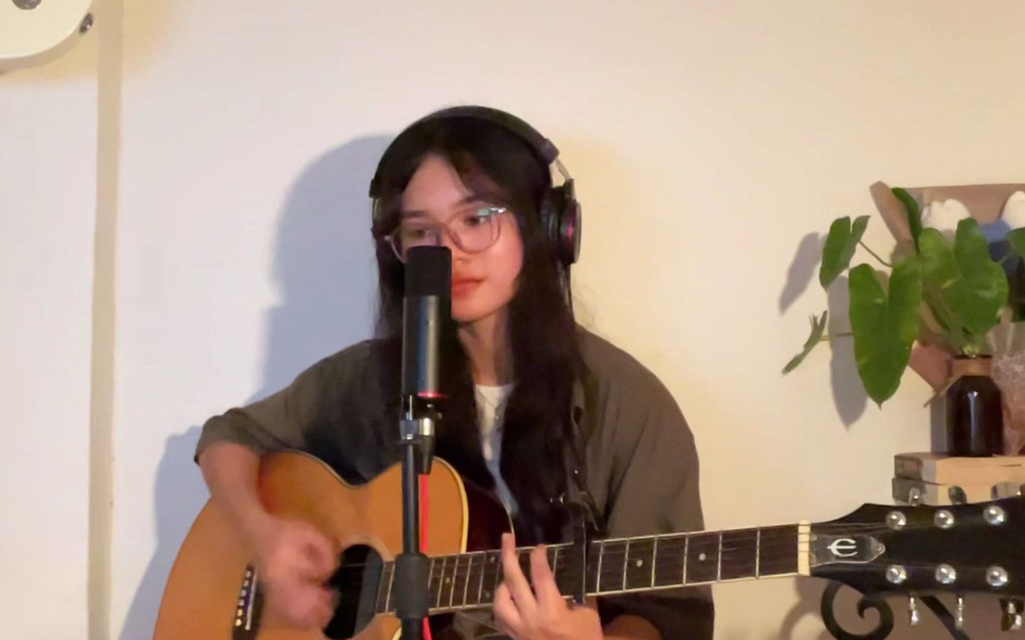 [图]【油管翻唱】Robbers __ The 1975 (Acoustic Cover)