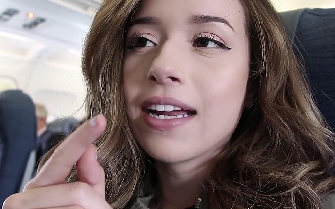 pokimane自爆年轻时候照片很美么么哒英雄联盟