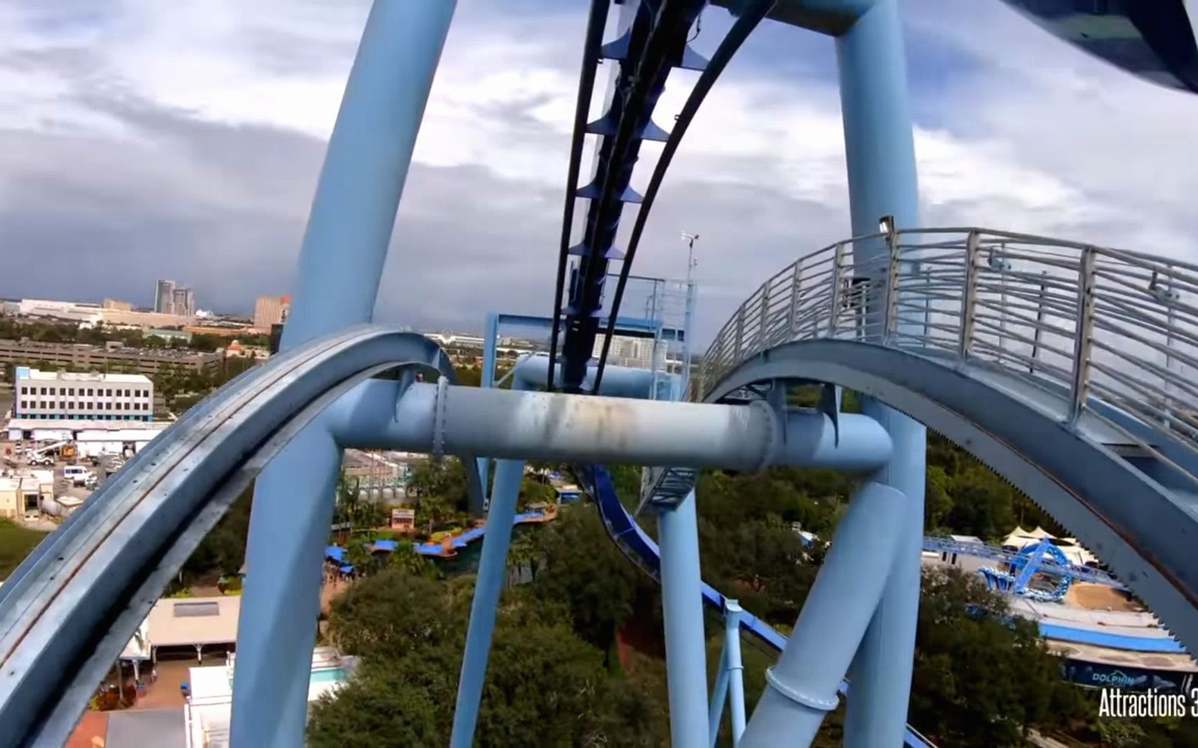 蝠鲼飞行过山车