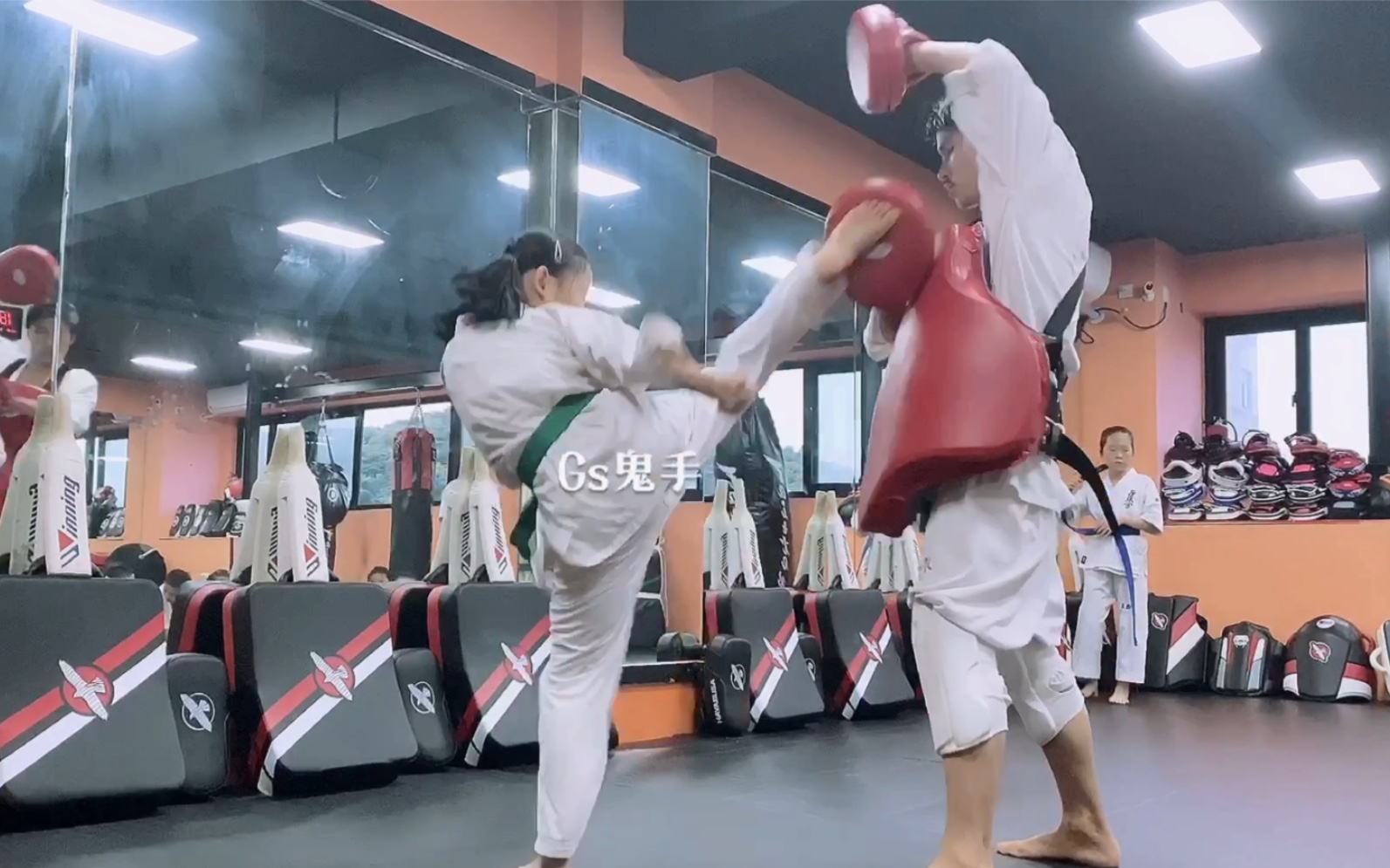 鬼手道场  极真空手道