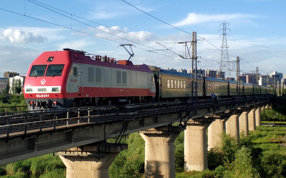 【沈山线】 k7592次通化至山海关通过小凌河大桥