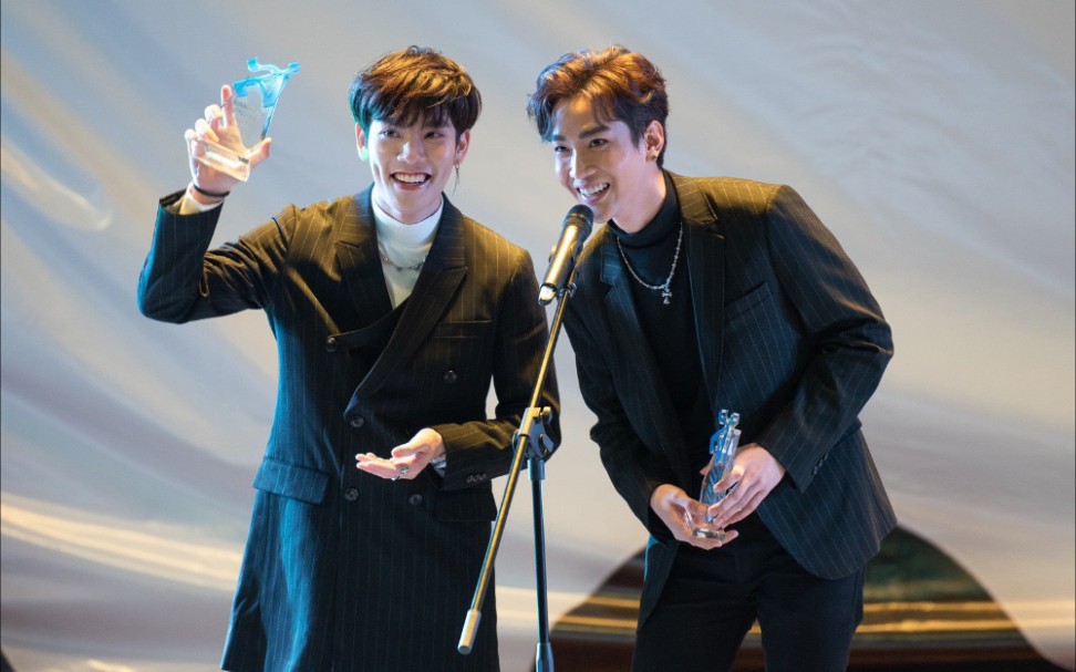 恭喜kimcopter在siamrathonlineawards2020颁奖礼上获得最佳cp奖