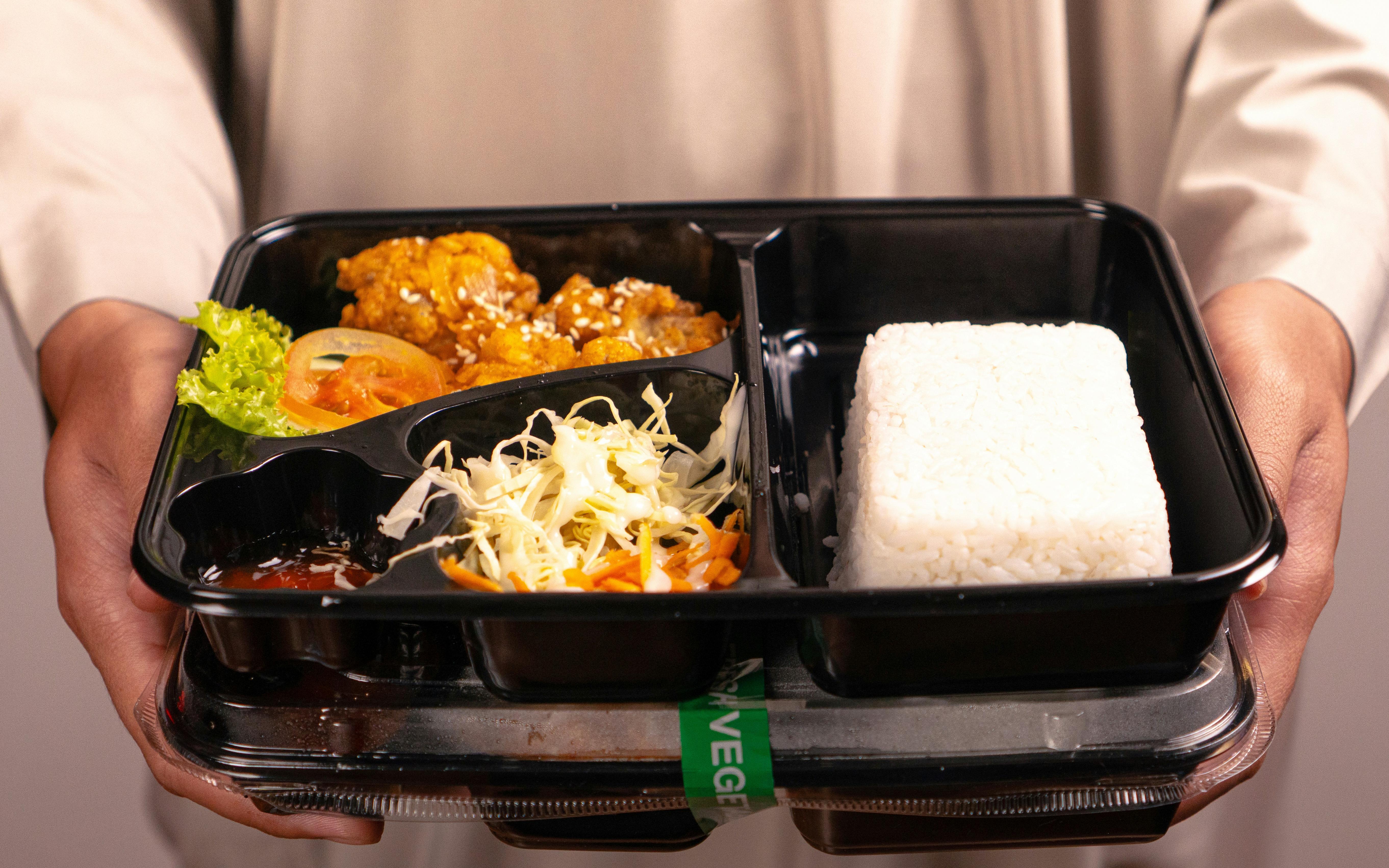 罗永浩vs西贝预制菜大战:10万元悬赏真相直播引10万 围观