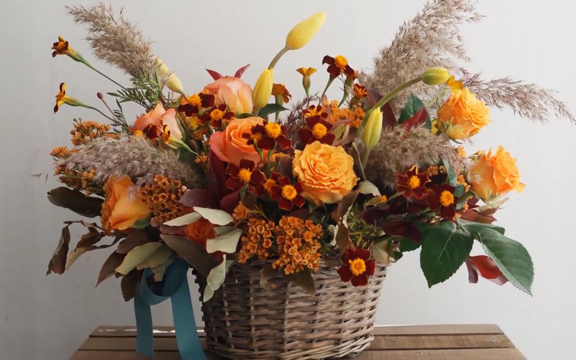 【花艺|教程】花艺培训 秋日花篮插花 橙色系花材搭配参考