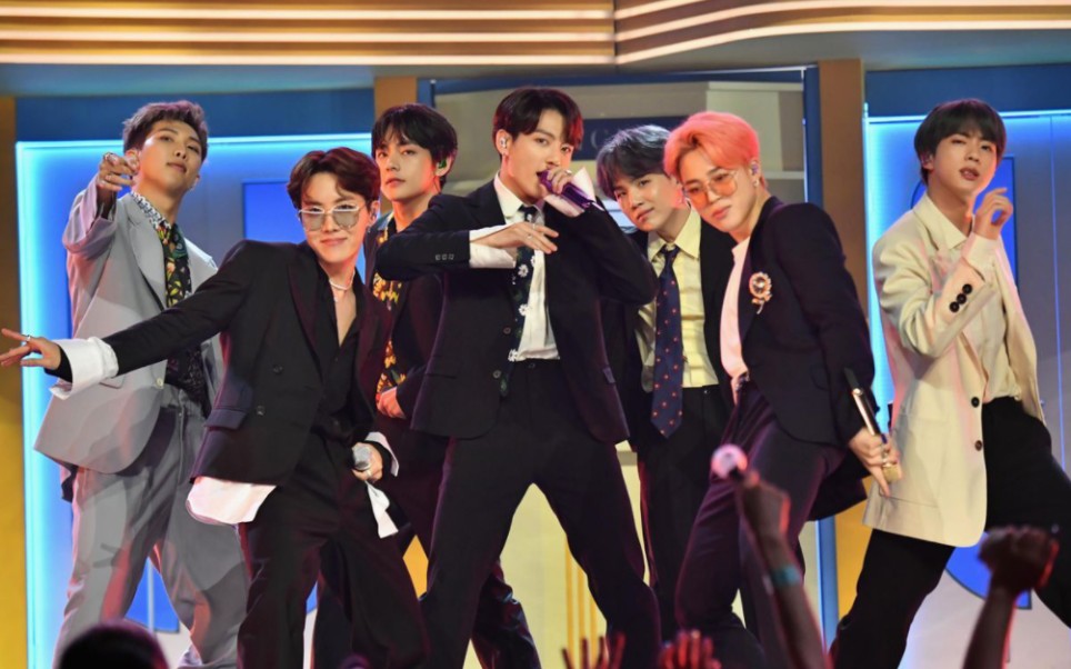 【bts】防弹少年团bts boy with luv现场舞台.