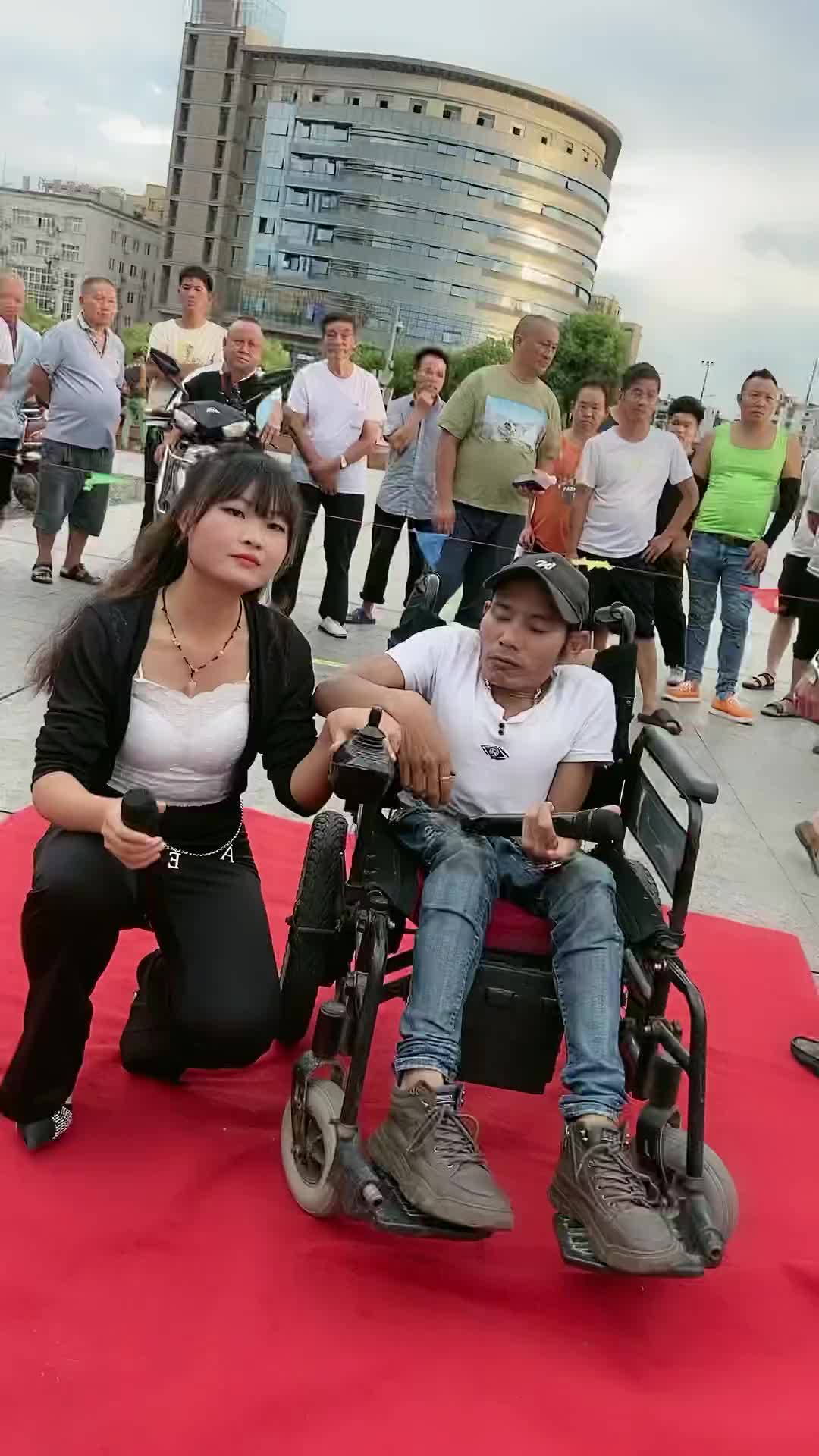 缘分让你我在抖音相遇搭档励志歌者阿杨摄影师小琳哥