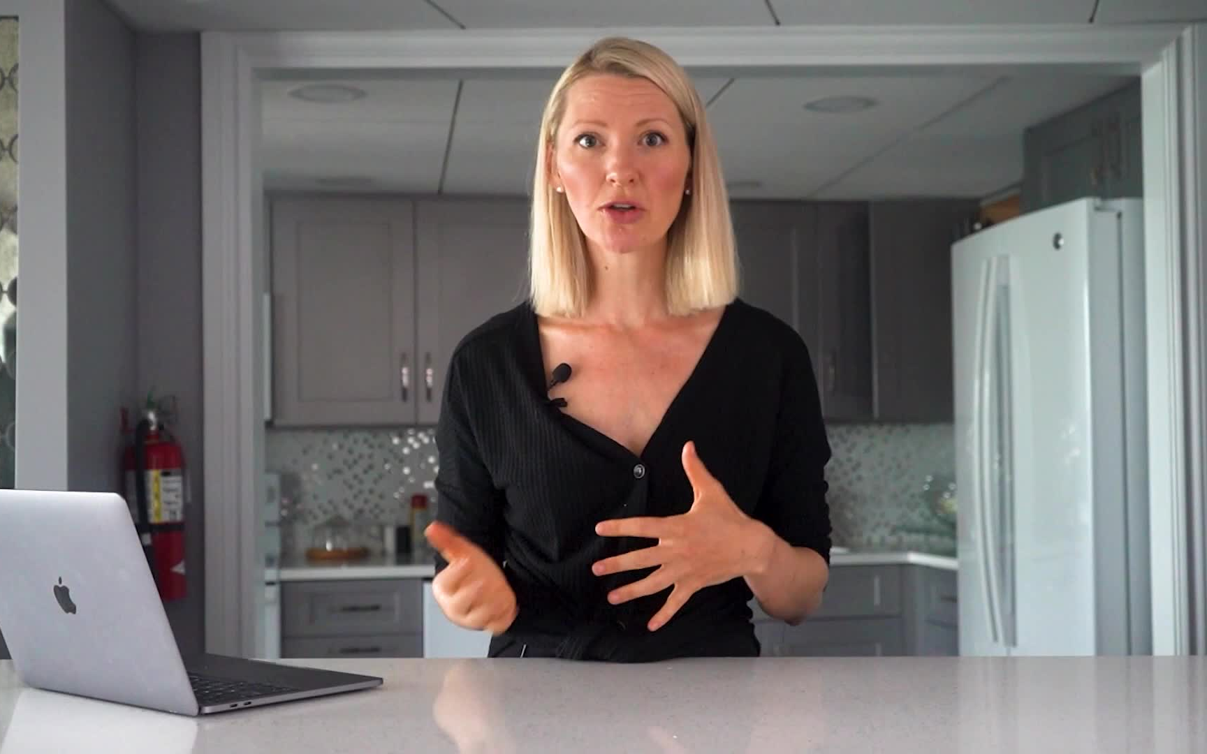 [abbey sharp]dietitian reviews sarah therese (how does she do