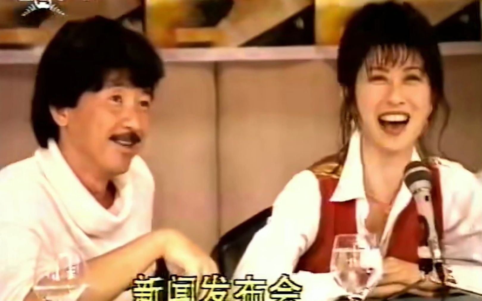 【林子祥&叶蒨文/叶倩文】|"爱就是看到对方就会不由自主地笑" - 影音