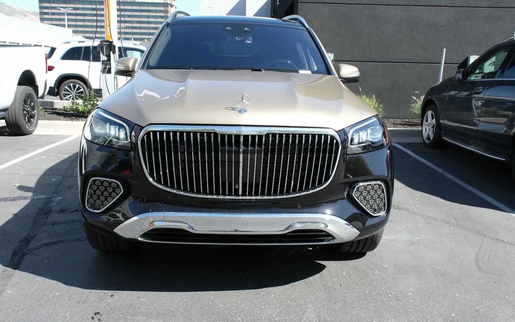 4k 2024奔驰迈巴赫gls 600 内外展示