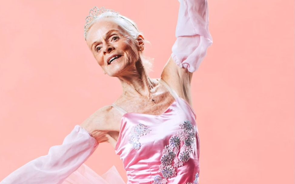 优雅芭蕾奶奶,80岁依然仙气飘飘,活得漂亮!