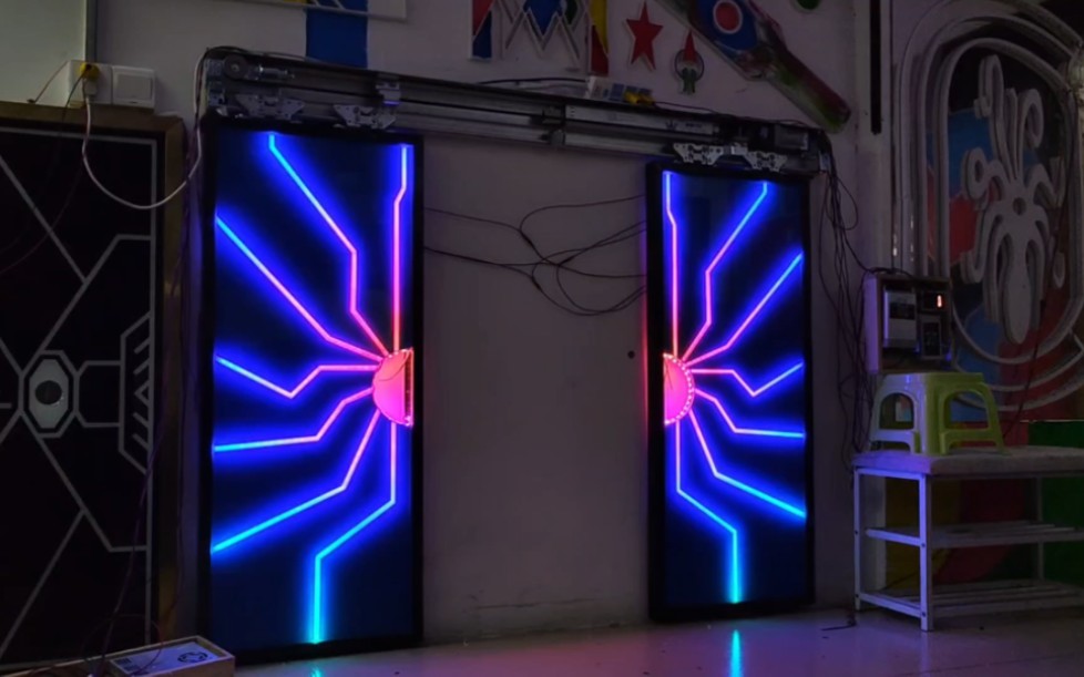 手部感应电动门,科技感十足的门#科技感应门 #发光感应门