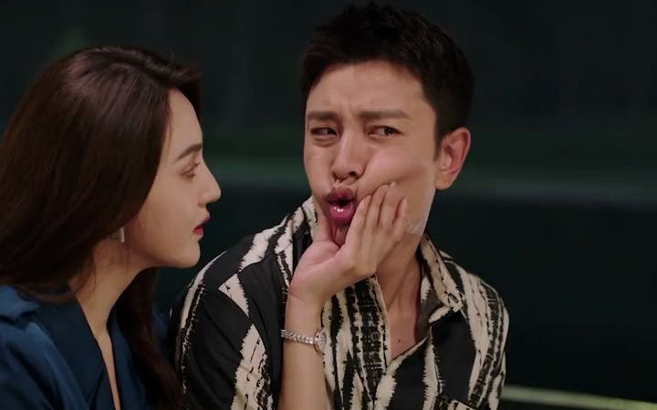 电视剧追爱家族 前女友求复合被同事撞见场面一度非常尴尬!#贾乃亮