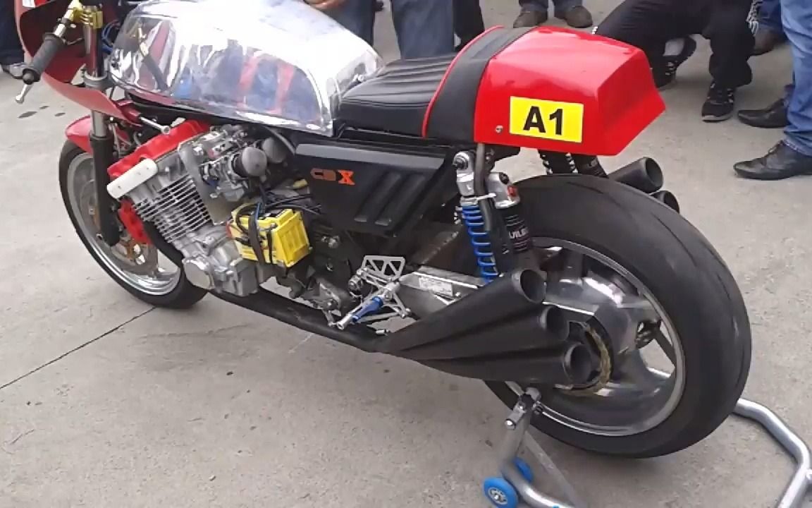 国产还要追几年?本田六缸cbx1100改装_哔哩哔哩_bilibili