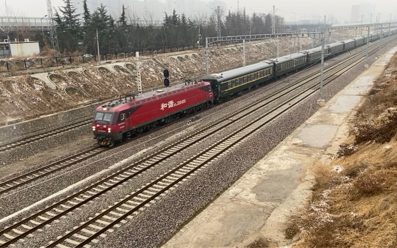 【酒十路】西局西段和谐d3d0405牵引k468次通过酒十路