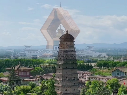 法门寺始建于东汉末年桓灵年间,距今约有1700多年历史,有“关中塔庙始祖”之称,周魏以前称作“阿育王寺”,隋文帝时改称“成实道场”,唐高祖时改...