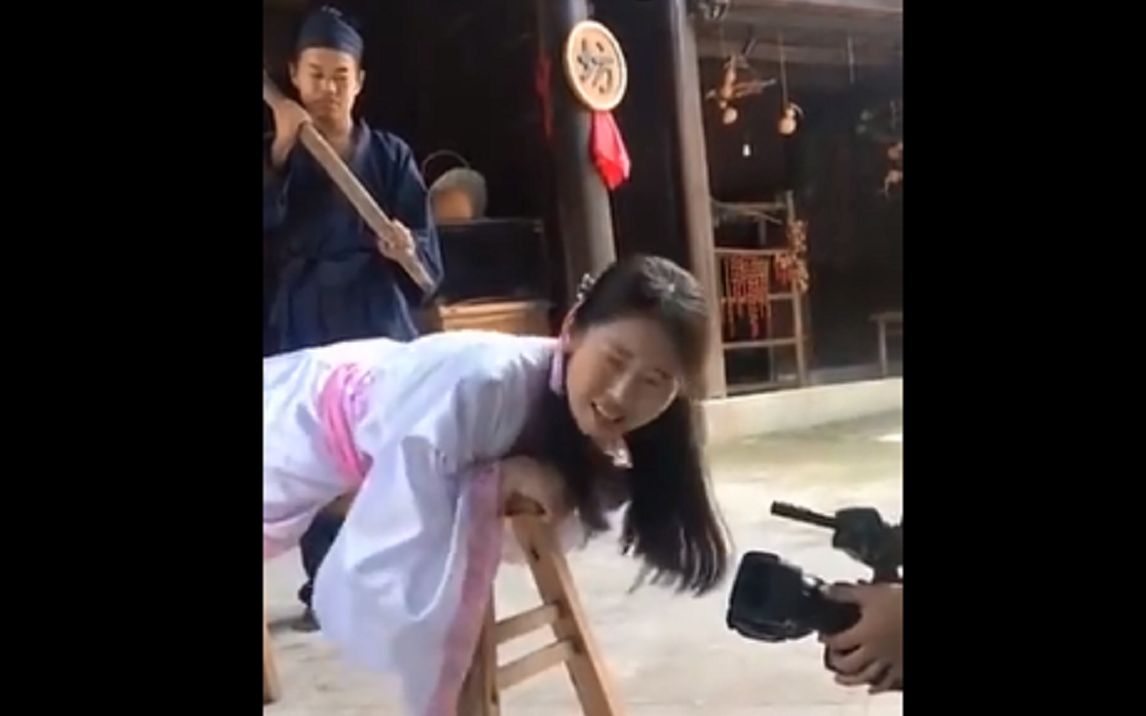 活动作品女演员打屁股戏原来是这样打这样叫的