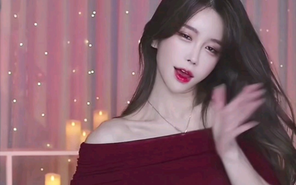 尹素婉跳泫雅的《red》