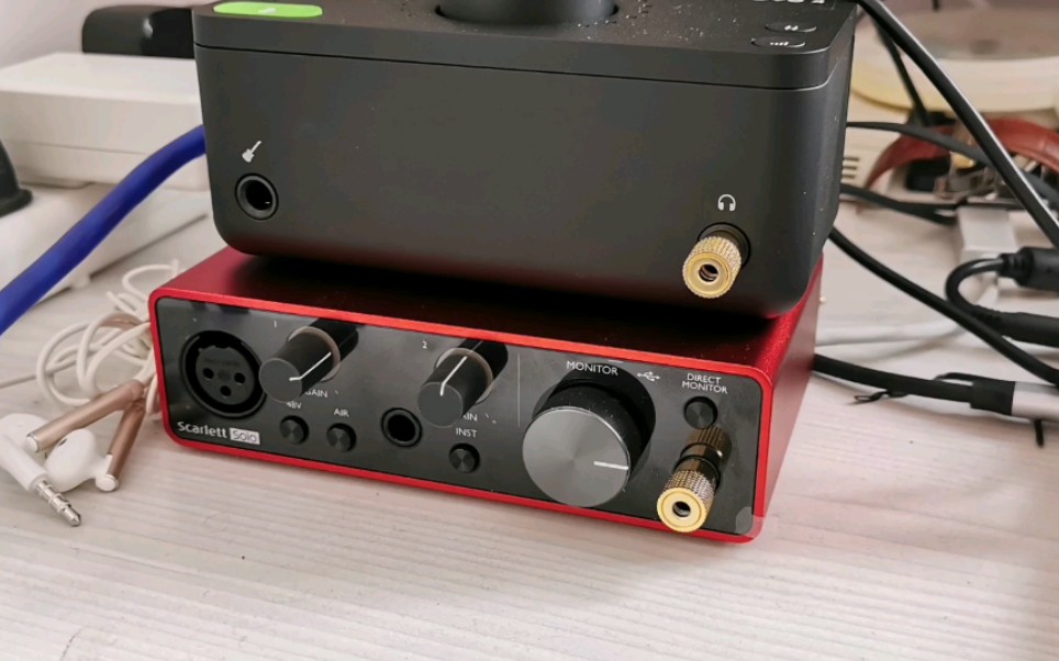 自嗨神器福克斯特三代solo声卡audientevo4声卡一口气连买了两个声卡