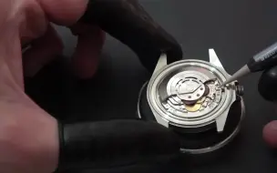 Download Video: 【手工原声】手表修复 | Rolex Submariner