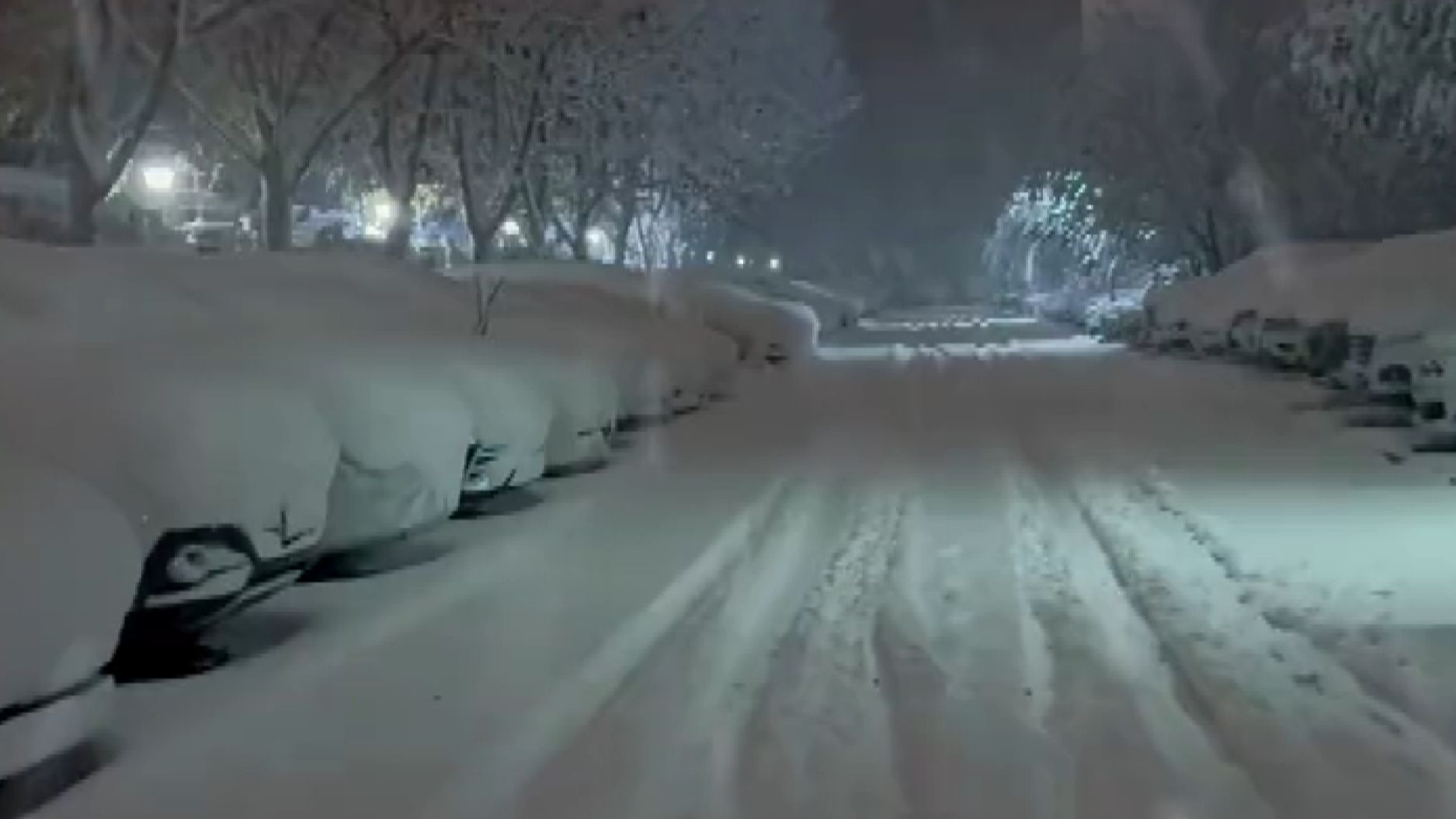 中央气象台发布冰冻橙色预警,中东部雨雪冰冻持续,或有特大暴雪哔哩哔哩bilibili