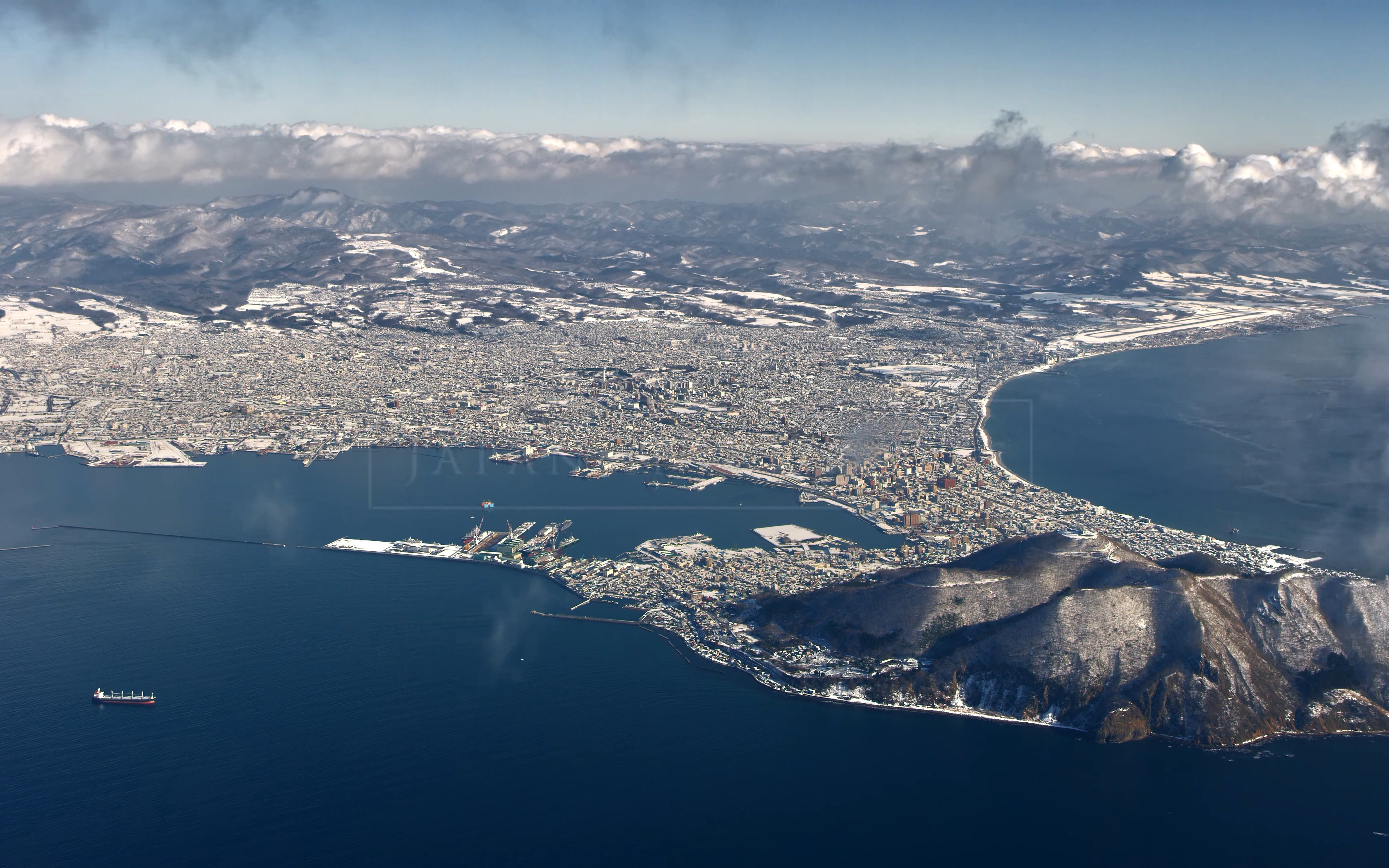 日本8k风光电脑性能测试视频万元电脑才能流畅打开