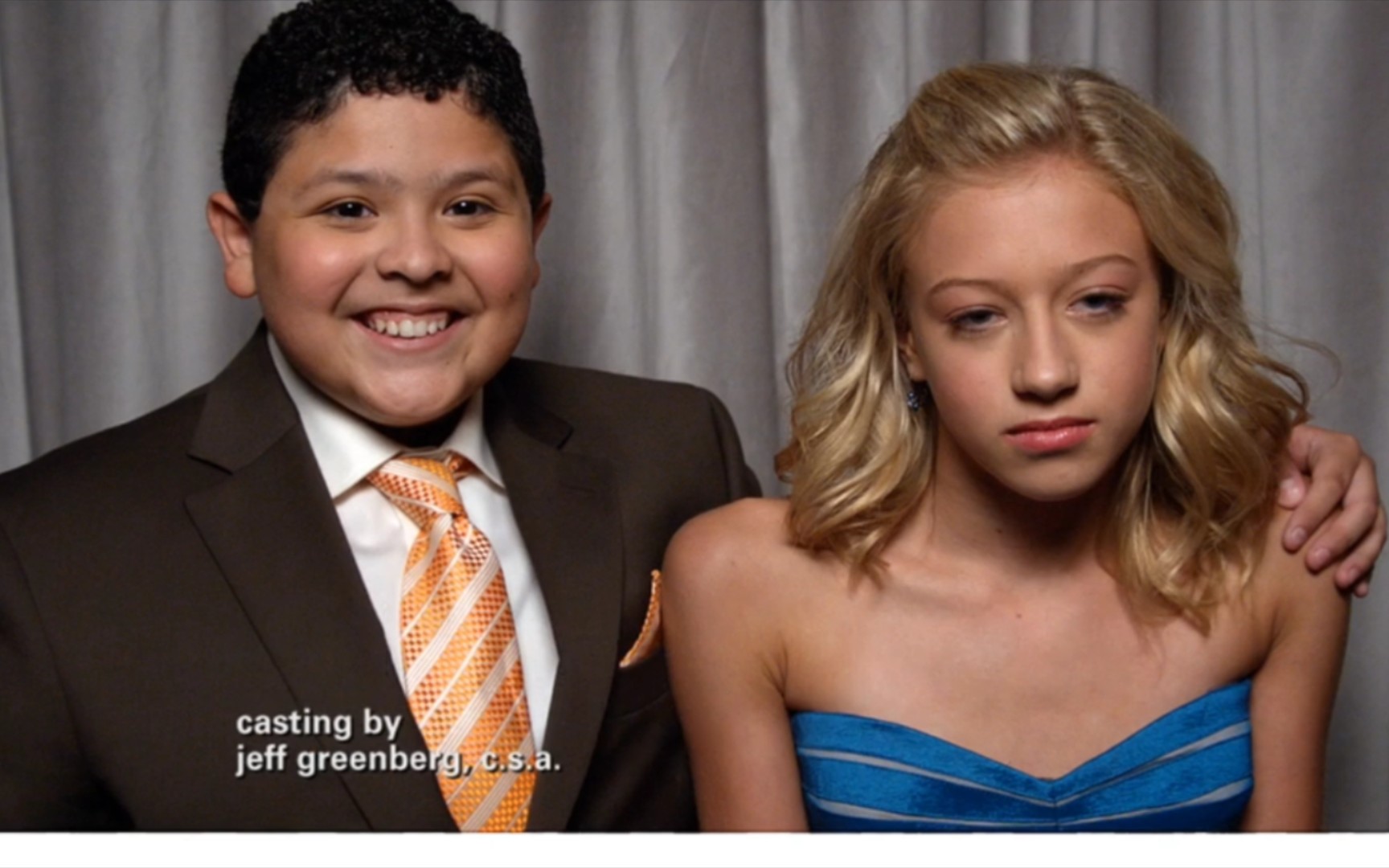 摩登家庭–多情种曼尼勇敢追爱,小小卢克太可爱