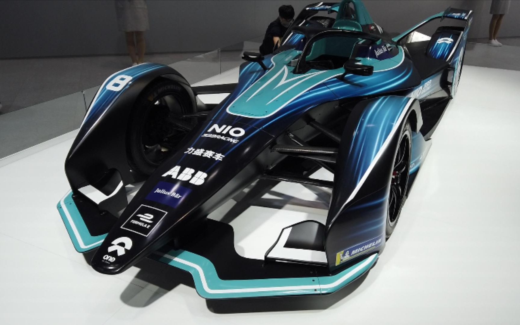 实拍蔚来fe方程式赛车,像是"四驱小子"的大玩具