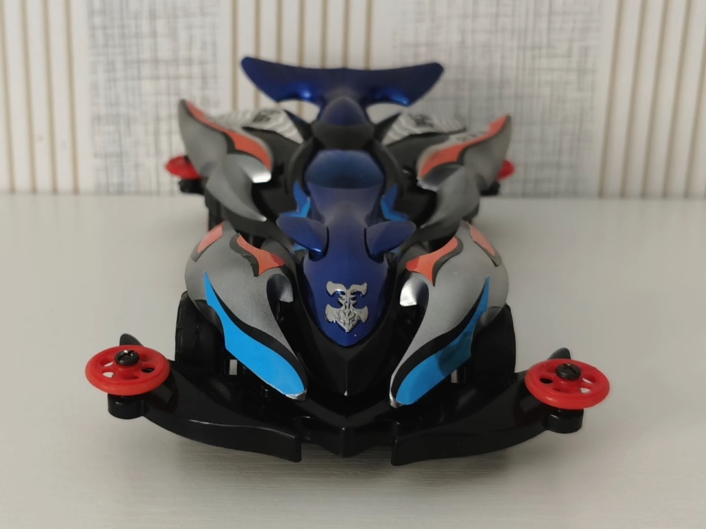 战龙四驱剑鲨王